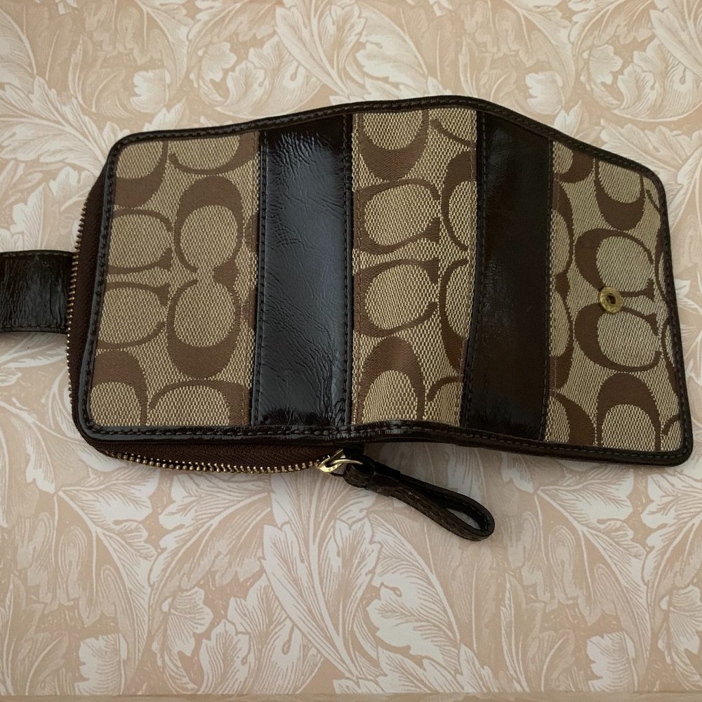 Coach Wallet - Picture 5 of 5